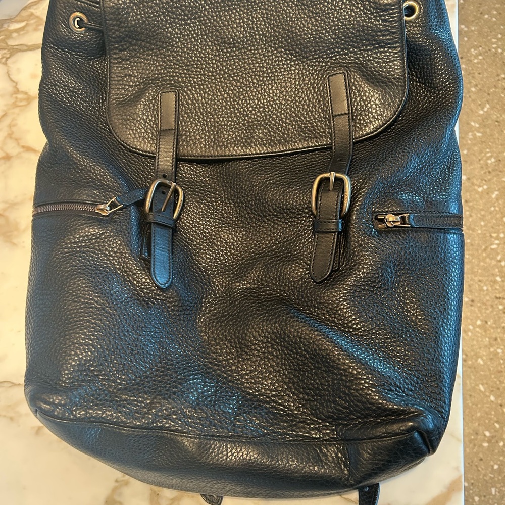 Gucci Black Leather Backpack with Textured Finish